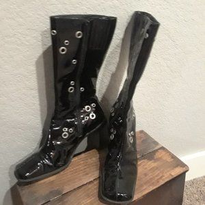 Sz 8 1/2 Patent Leather Gogo Boots